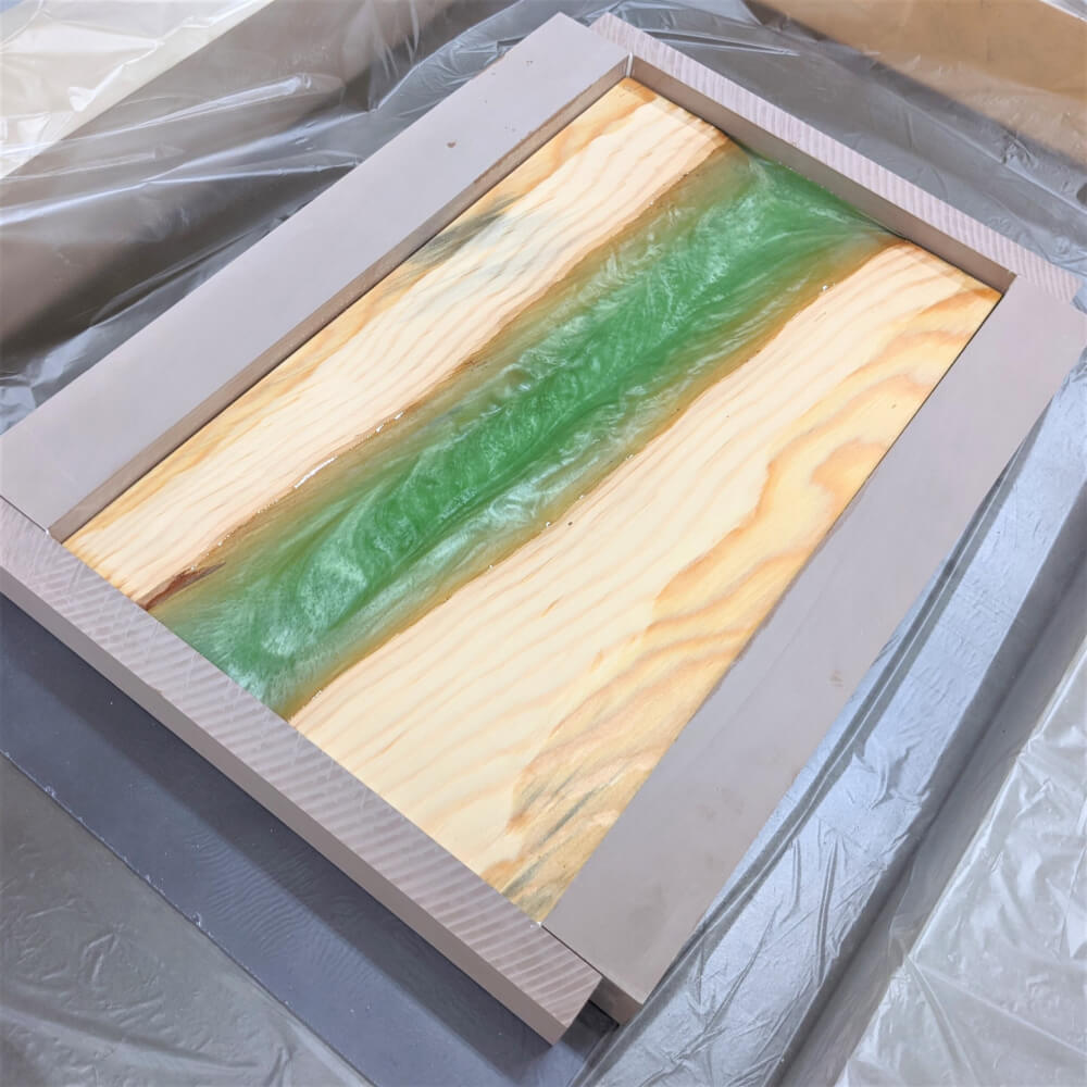 リバーテーブルの工法 | エポキシアート協会 